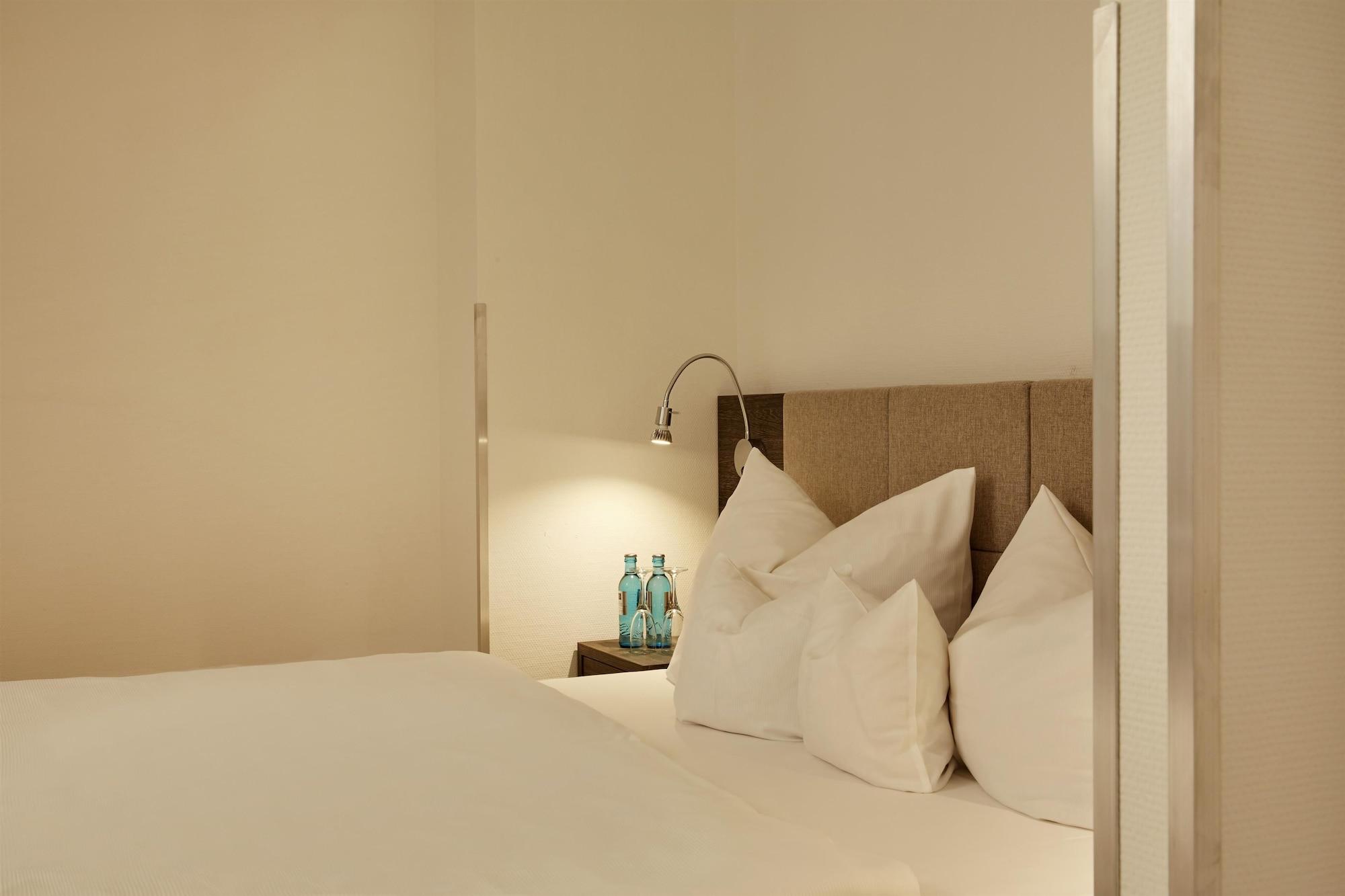 H+ Hotel Nuernberg Экстерьер фото