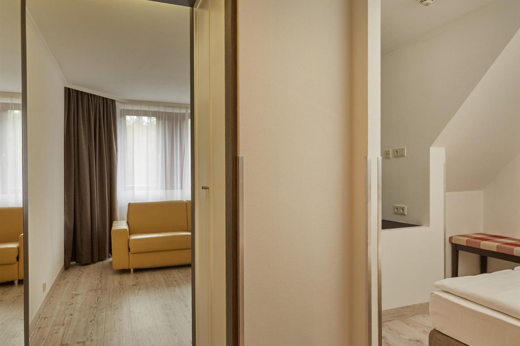 H+ Hotel Nuernberg Экстерьер фото
