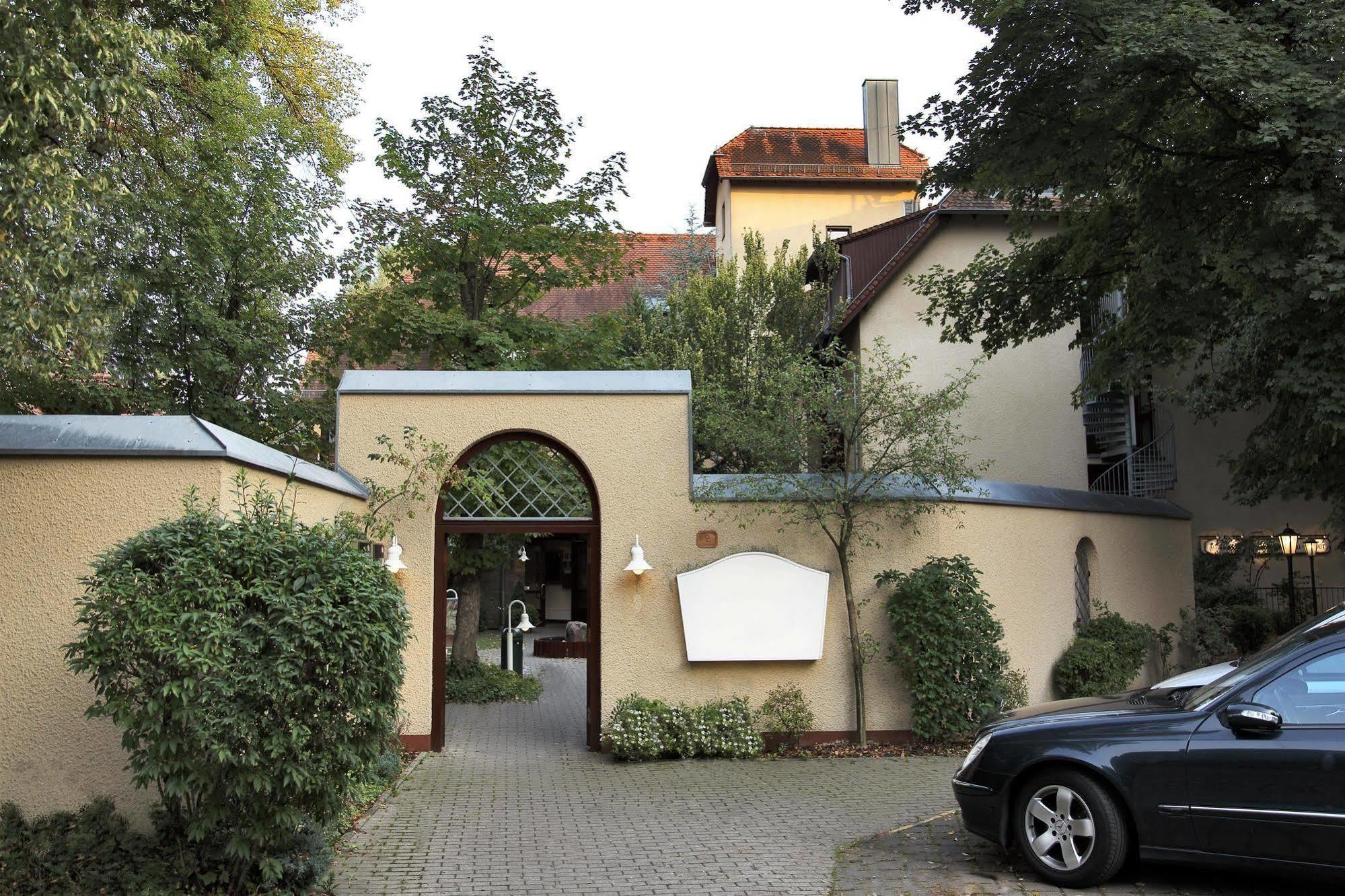 H+ Hotel Nuernberg Экстерьер фото