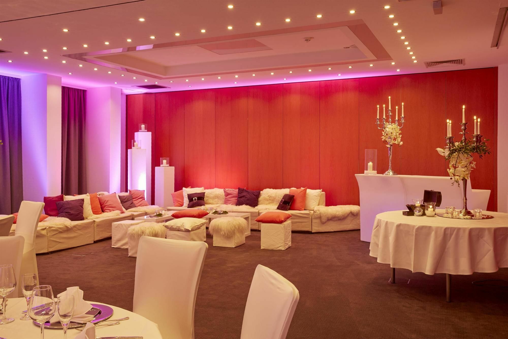H+ Hotel Nuernberg Экстерьер фото