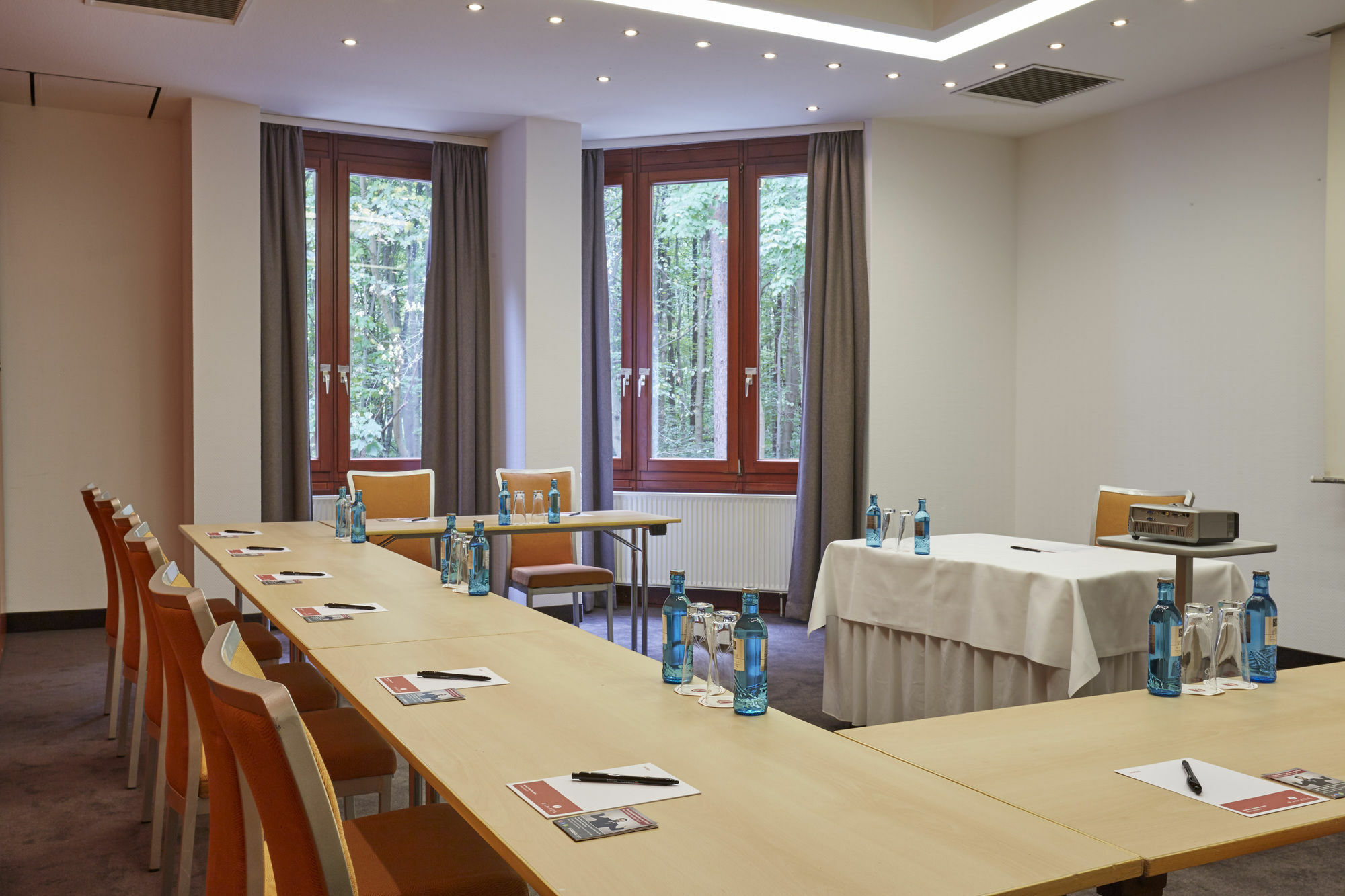H+ Hotel Nuernberg Экстерьер фото