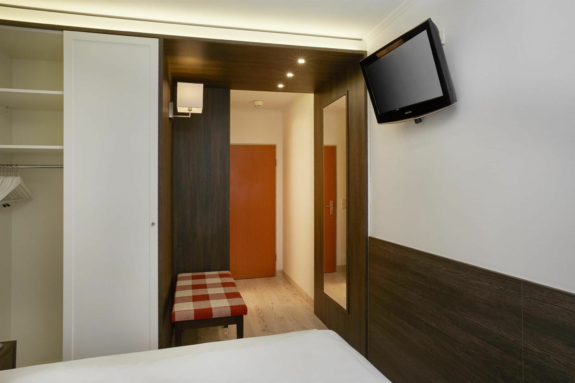 H+ Hotel Nuernberg Экстерьер фото