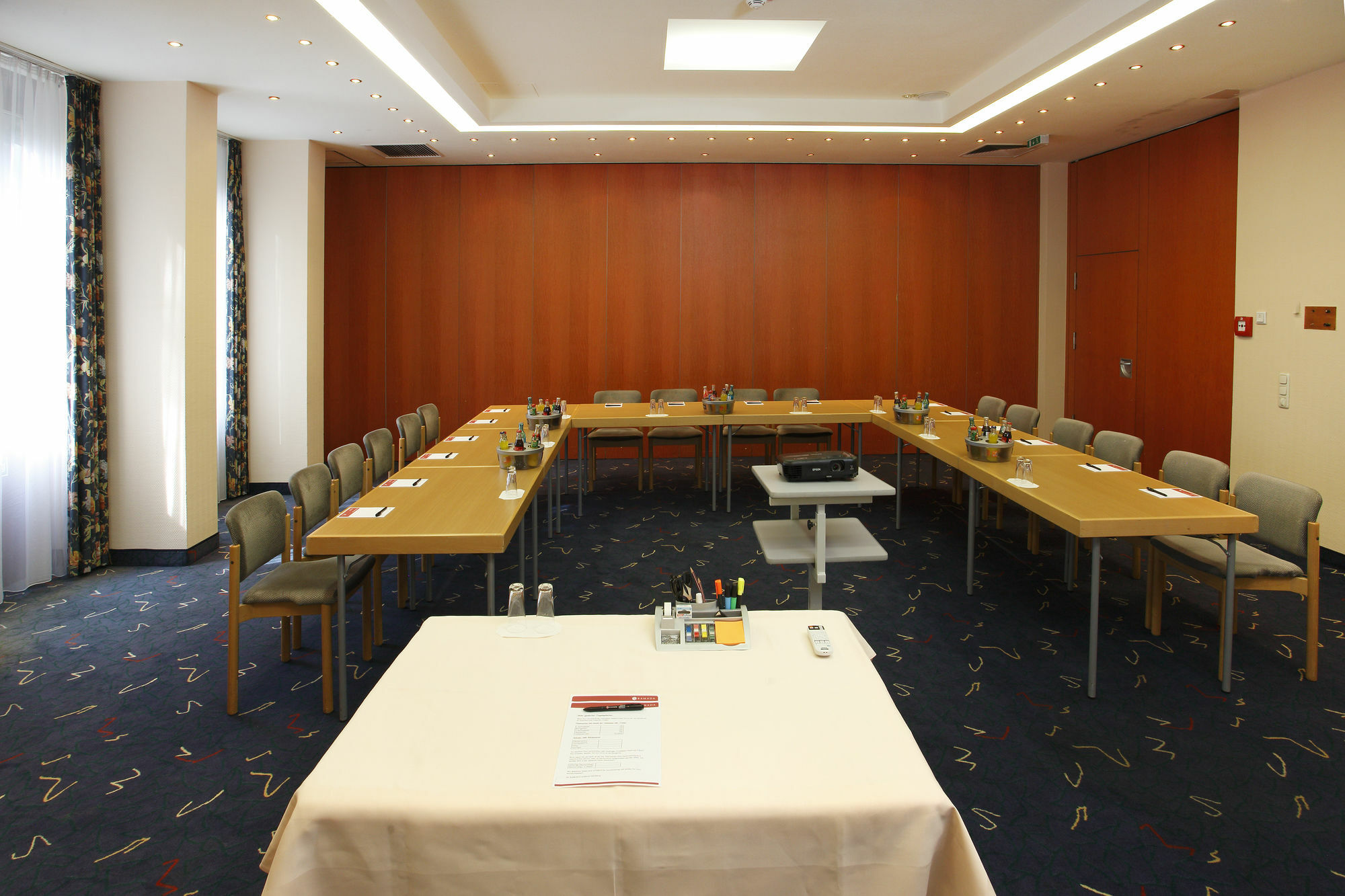 H+ Hotel Nuernberg Экстерьер фото